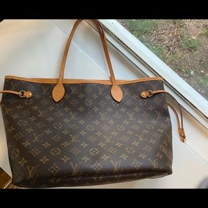 Louis Vuitton MM tote